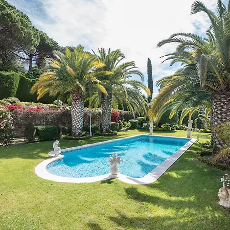 Homeholidaysrentals Harmony Villa Cabrils