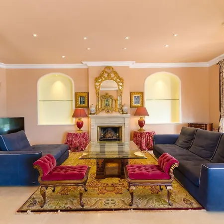 Homeholidaysrentals Harmony Villa *