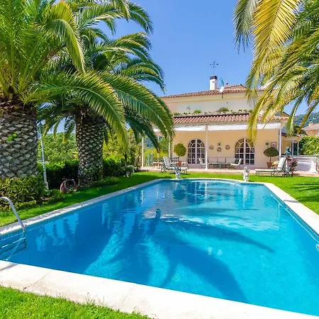 Homeholidaysrentals Harmony Villa *