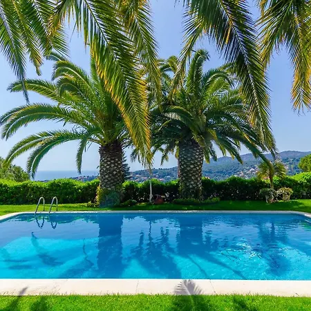 Homeholidaysrentals Harmony Villa *